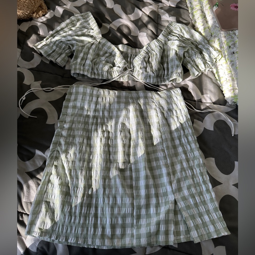 Two piece green set